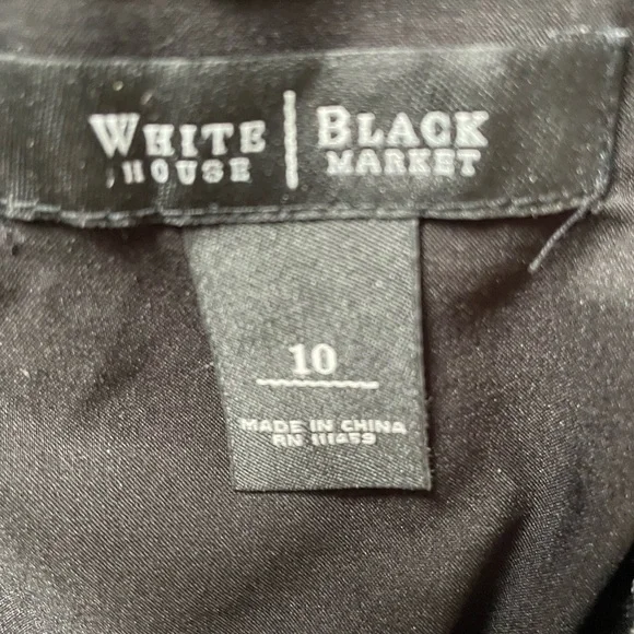 #163, White House Black Market Elegant Black and Red Floral Skirt, size 10 - Picture 3 of 3